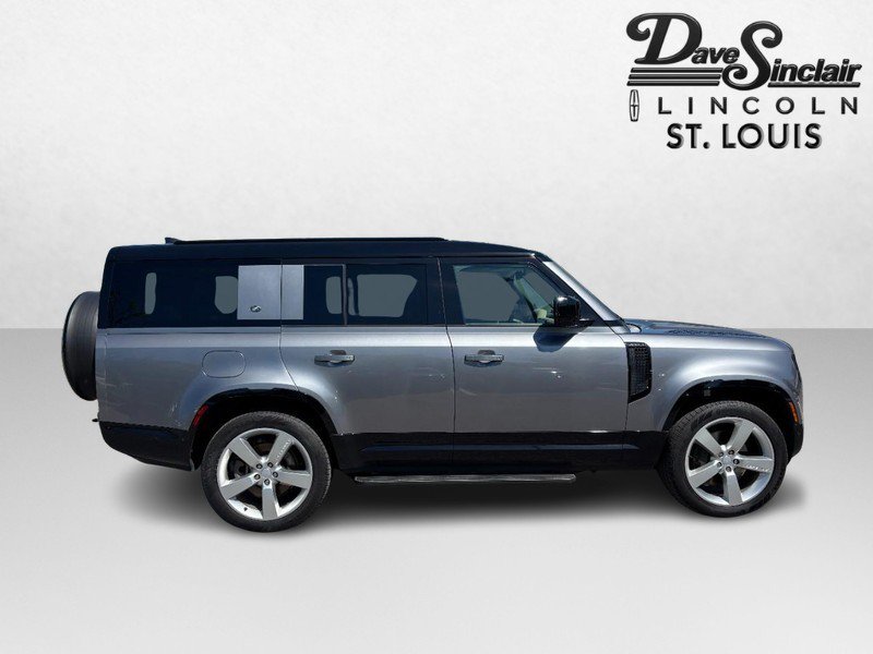 Used 2024 Land Rover Defender 130 X-Dynamic SE AWD/4WD image 2