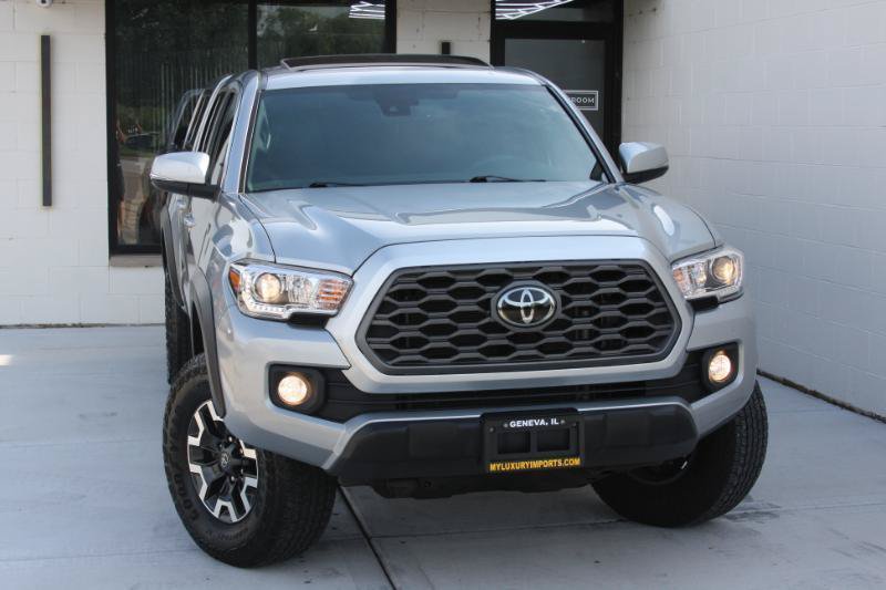 Used 2023 Toyota Tacoma TRD Off-Road w/ TRD Premium Off Road Package AWD/4WD image 3