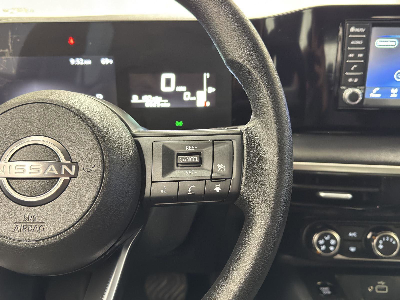 Used 2025 Nissan Kicks S AWD/4WD image 24