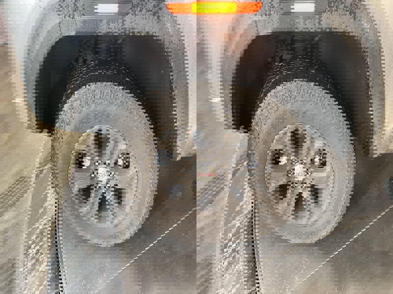 Used 2023 GMC Canyon Elevation image 9