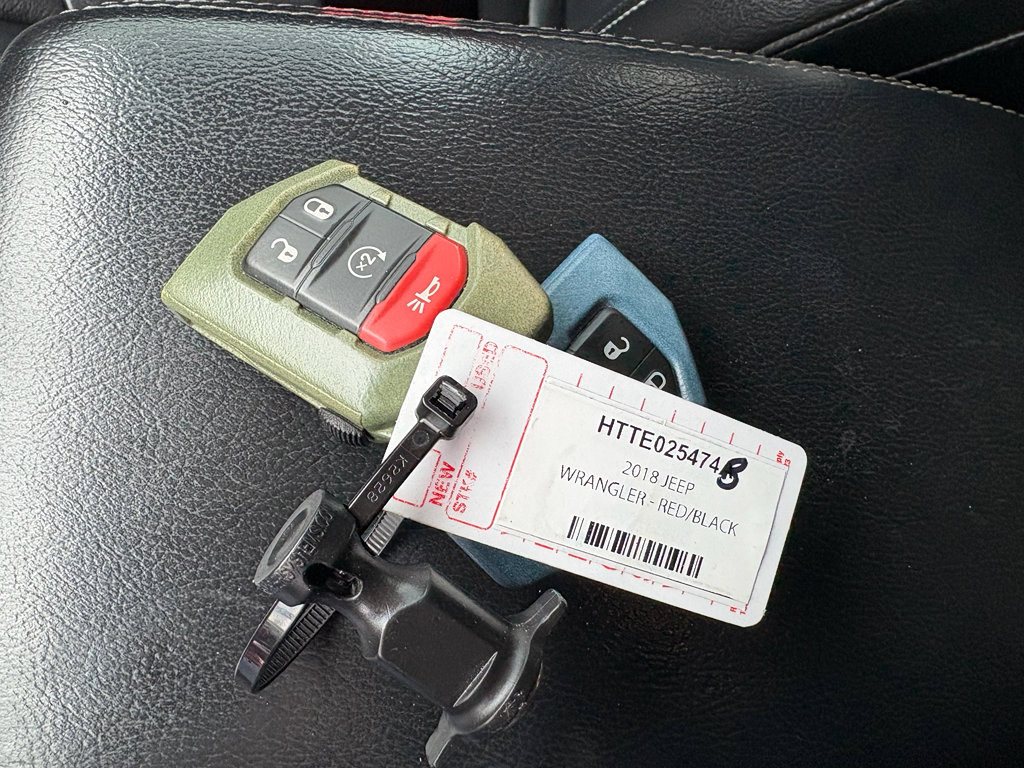 Used 2018 Jeep Wrangler Unlimited Sahara image 30