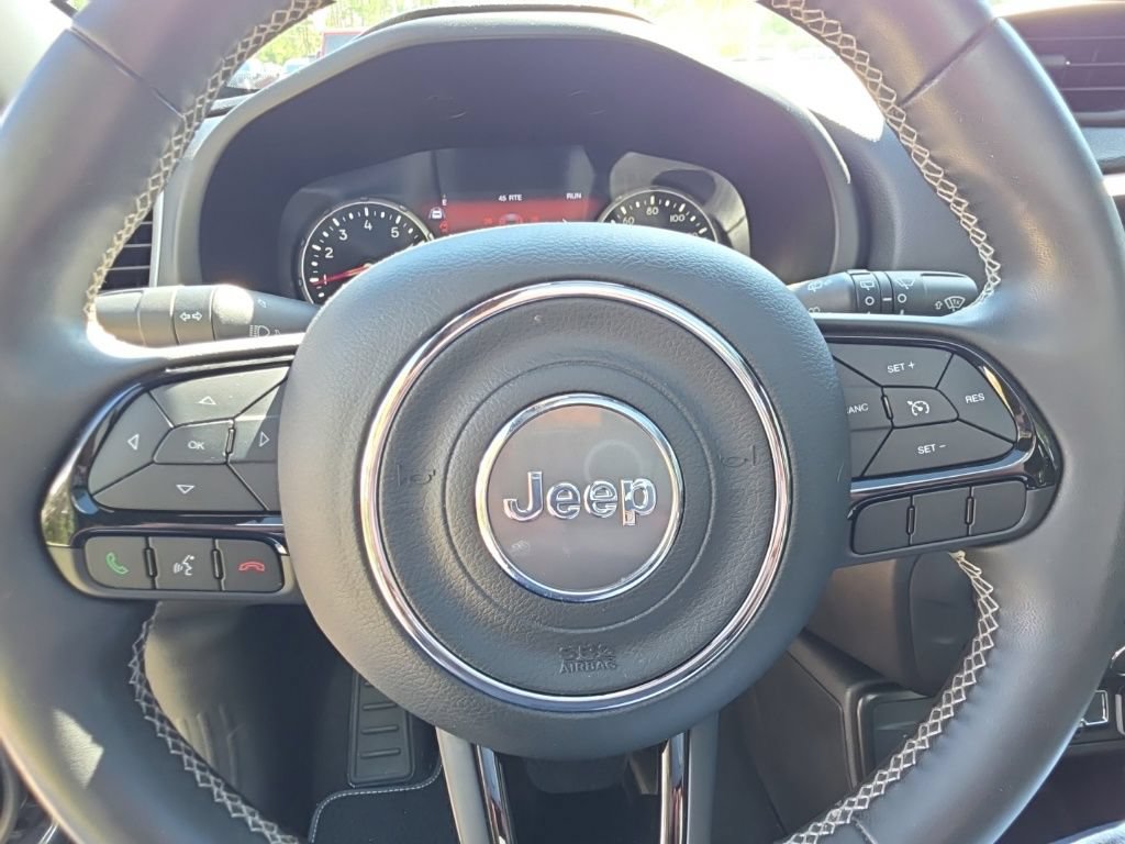 Used 2021 Jeep Renegade Latitude w/ Sun & Sound Group AWD/4WD image 17