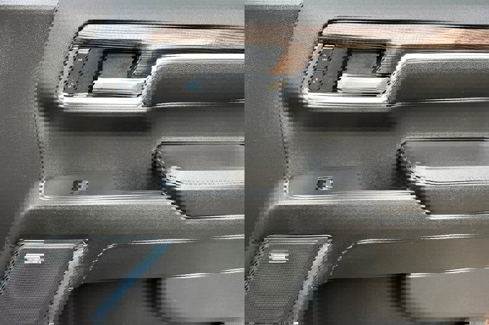 Used 2024 Chevrolet Silverado 1500 LT Trail Boss w/ Convenience Package II image 18