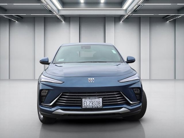 Used 2026 Buick Envista Preferred w/ Advanced Safety Package image 2