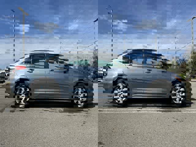 Used 2025 Toyota Corolla LE image 3