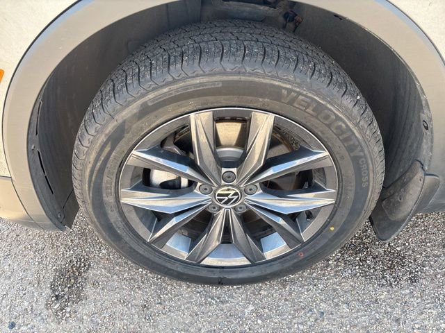 Used 2023 Volkswagen Tiguan SE image 21