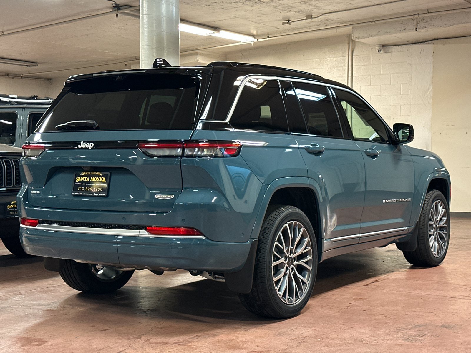 New 2026 Jeep Grand Cherokee Summit w/ MOPAR Finishing Package AWD/4WD image 5