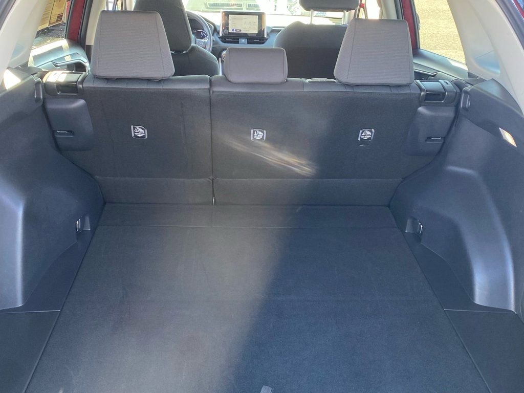 Used 2025 Toyota RAV4 XLE AWD/4WD image 11