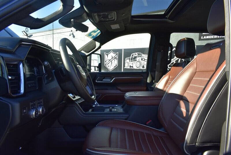 Used 2025 GMC Sierra 3500 Denali Ultimate image 15