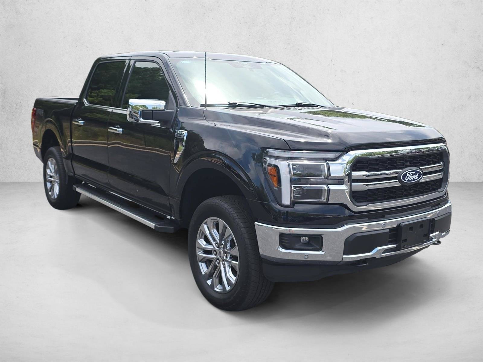 Used 2025 Ford F150 Lariat w/ Equipment Group 501A Mid AWD/4WD image 3