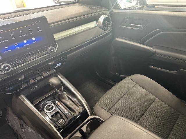 Used 2024 Chevrolet Colorado LT w/ LT Convenience Package II AWD/4WD image 28