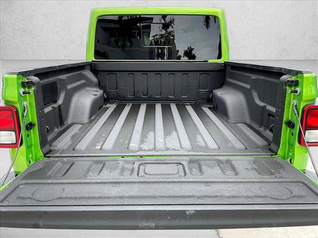 Used 2025 Jeep Gladiator Sport AWD/4WD image 24