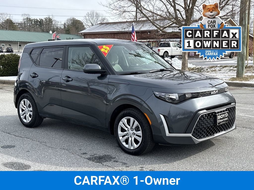Used 2023 Kia Soul LX image 2