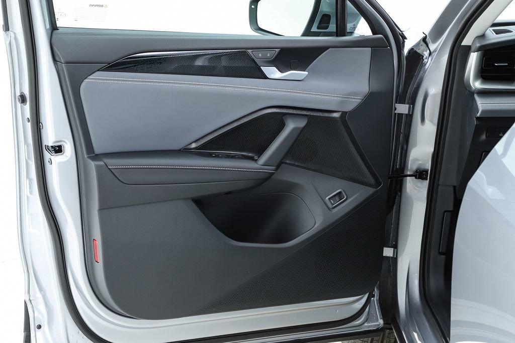 New 2026 Volkswagen Tiguan SE image 18