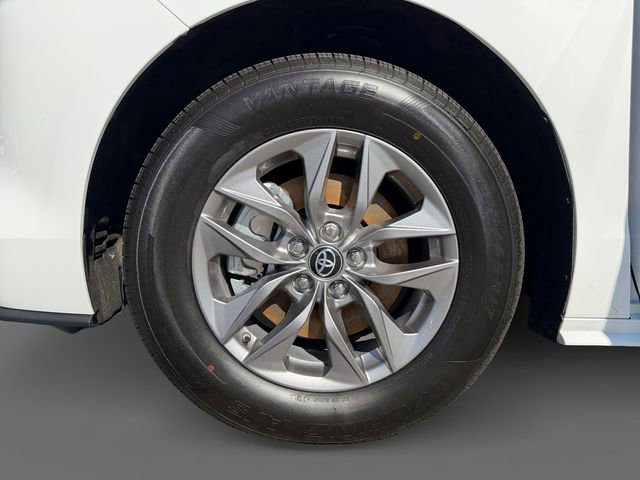 Certified 2025 Toyota Sienna LE FWD image 12