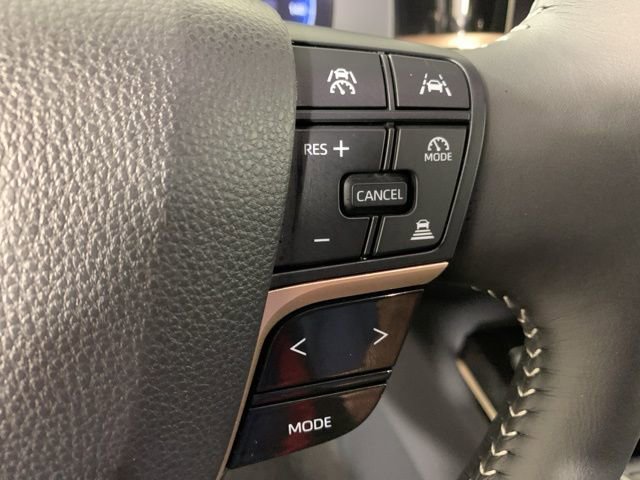 Used 2025 Toyota Crown Signia AWD/4WD image 22