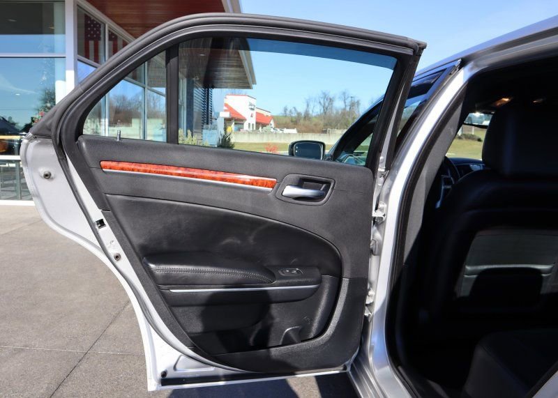 Used 2012 Chrysler 300 Limited image 16