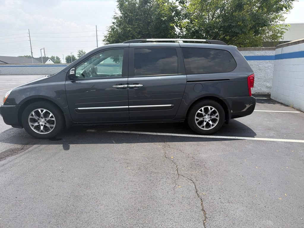 Used 2014 Kia Sedona EX FWD image 2