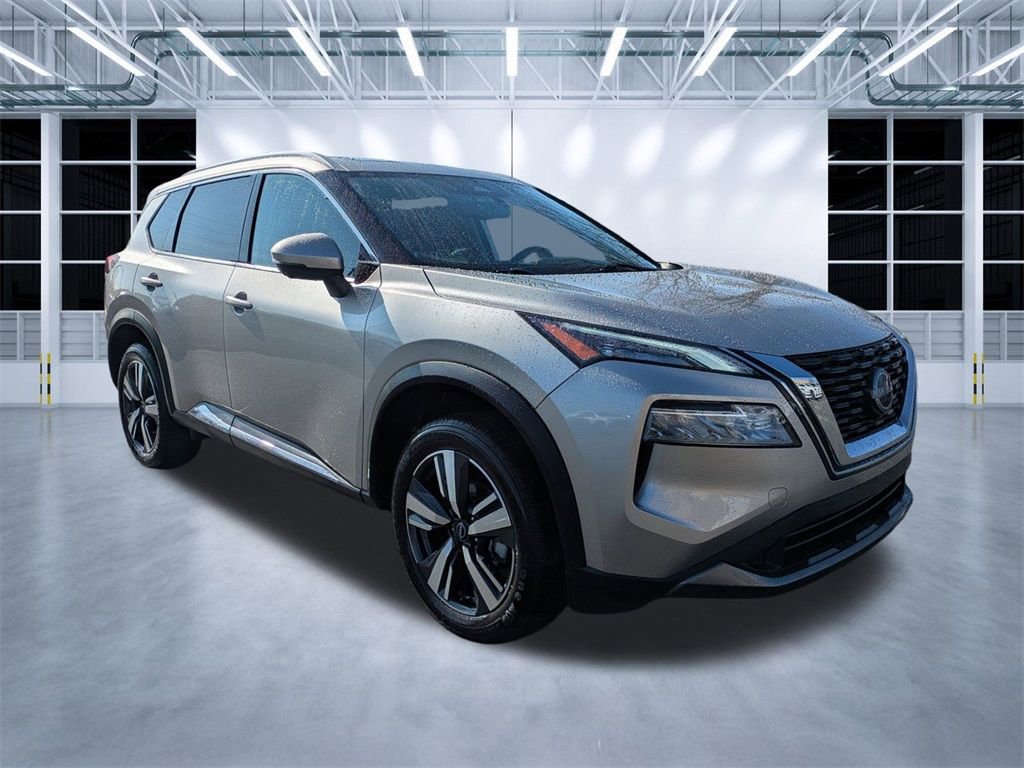 Used 2023 Nissan Rogue SL image 2
