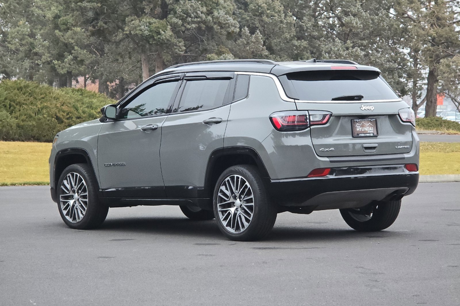 Used 2022 Jeep Compass Limited w/ Elite Group image 6