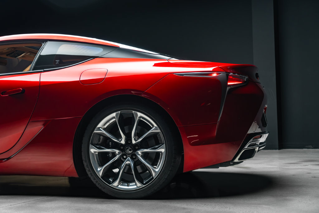 Used 2018 Lexus LC 500 Coupe w/ Sport Package RWD image 17