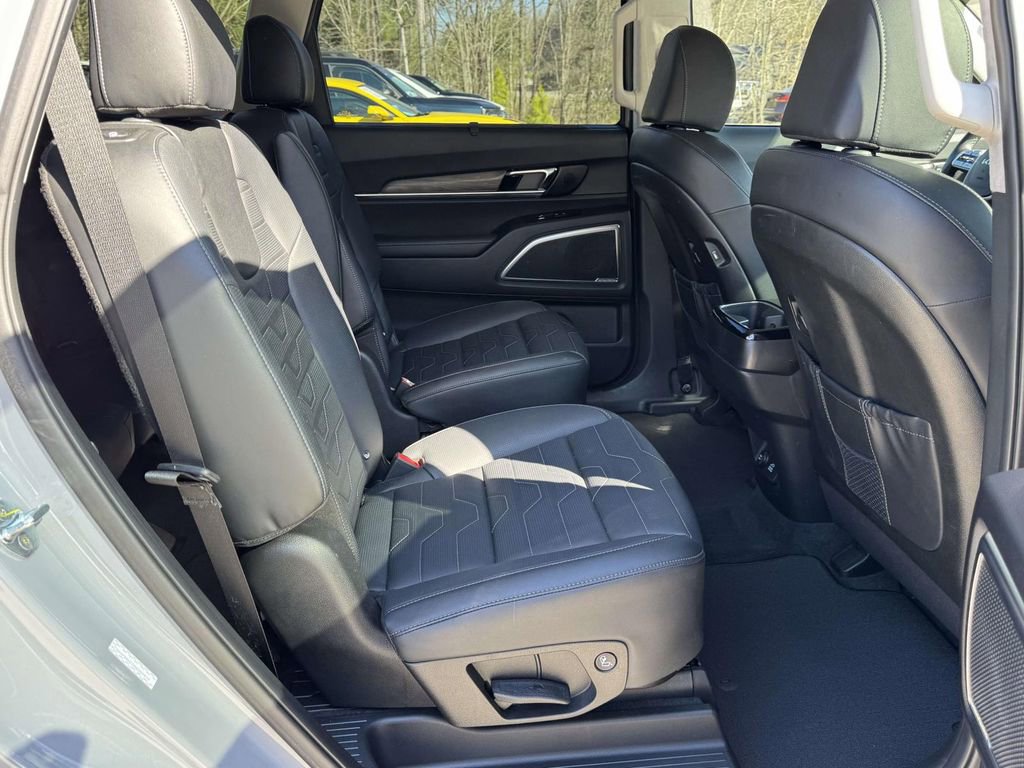Used 2022 Kia Telluride SX w/ SX Prestige Package image 15