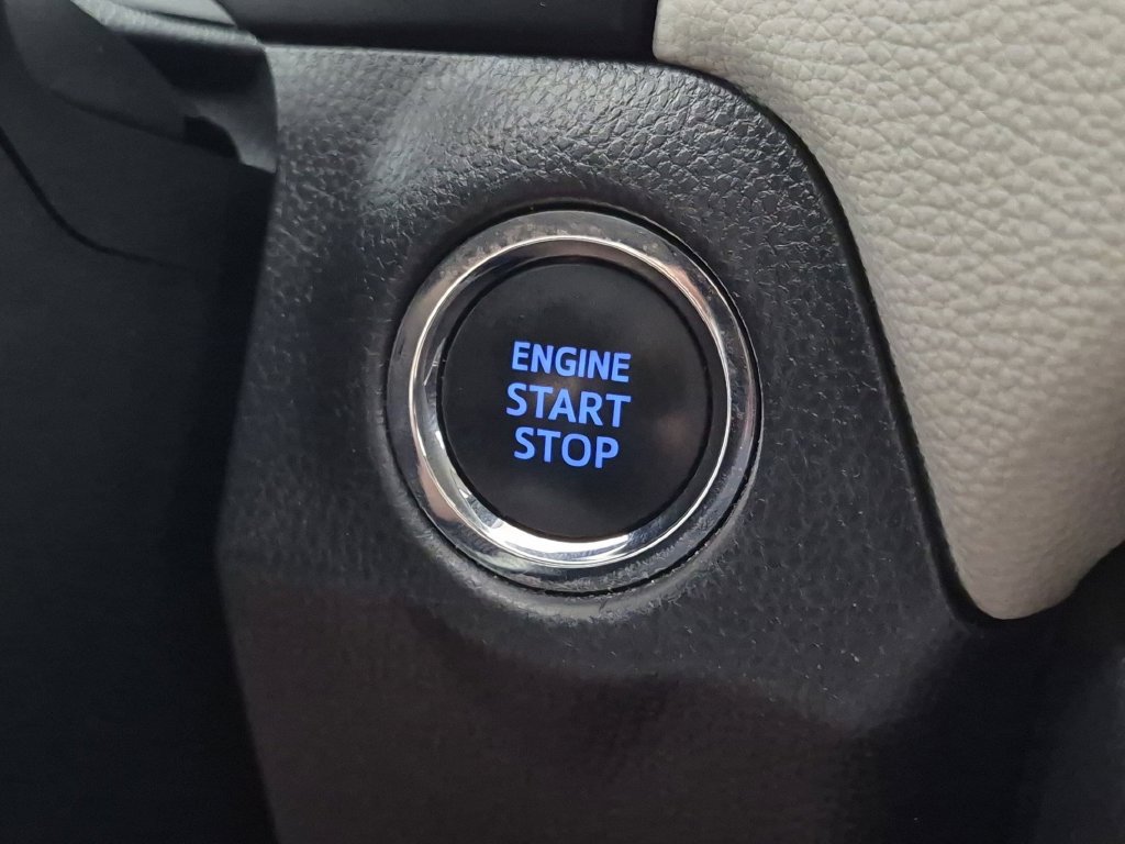 Used 2021 Toyota RAV4 XLE Premium FWD image 27