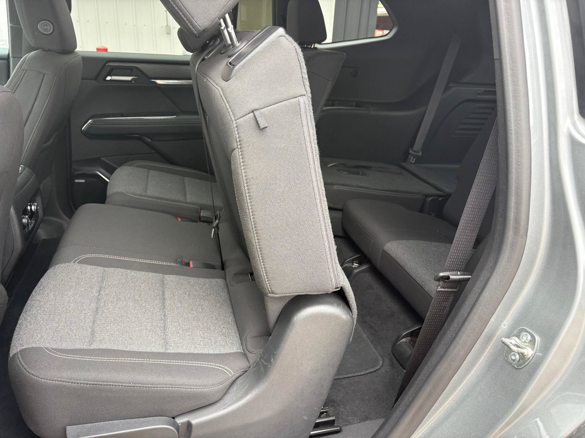 Used 2025 GMC Acadia Elevation AWD/4WD image 32