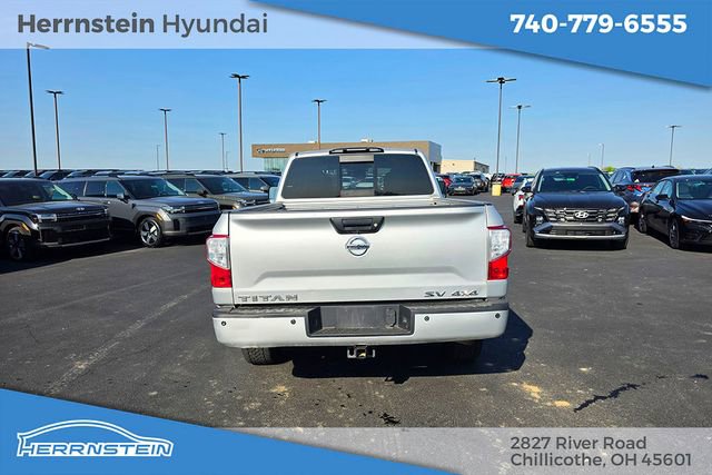 Used 2018 Nissan Titan SV AWD/4WD image 31