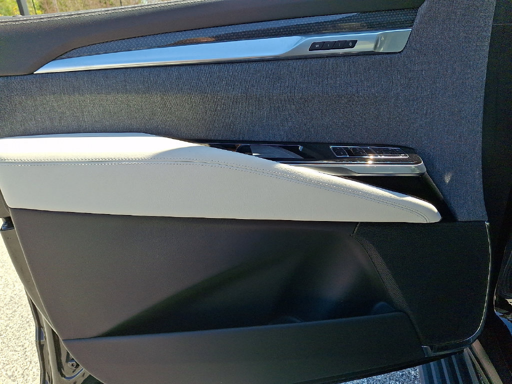 Certified 2026 Cadillac Escalade ESV V AWD/4WD image 15