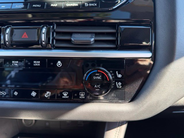 Used 2023 Nissan Pathfinder Platinum AWD/4WD image 16