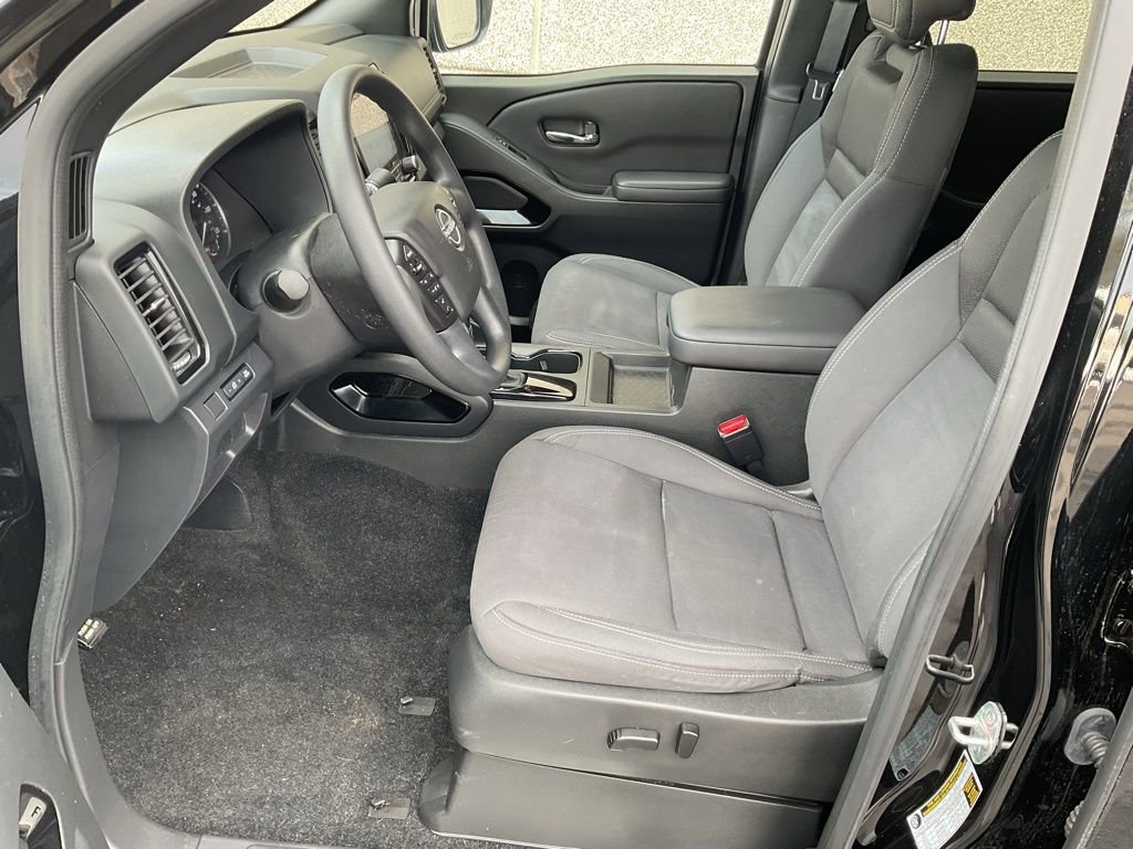 Used 2023 Nissan Frontier SV w/ Midnight Edition Package image 10
