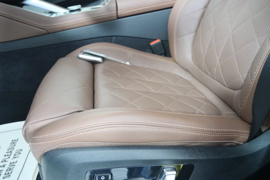 Certified 2025 BMW X6 xDrive40i AWD/4WD image 9