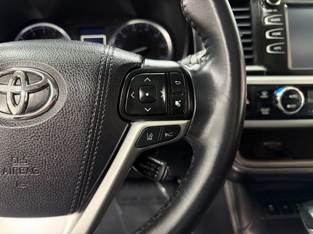 Used 2019 Toyota Highlander XLE image 20