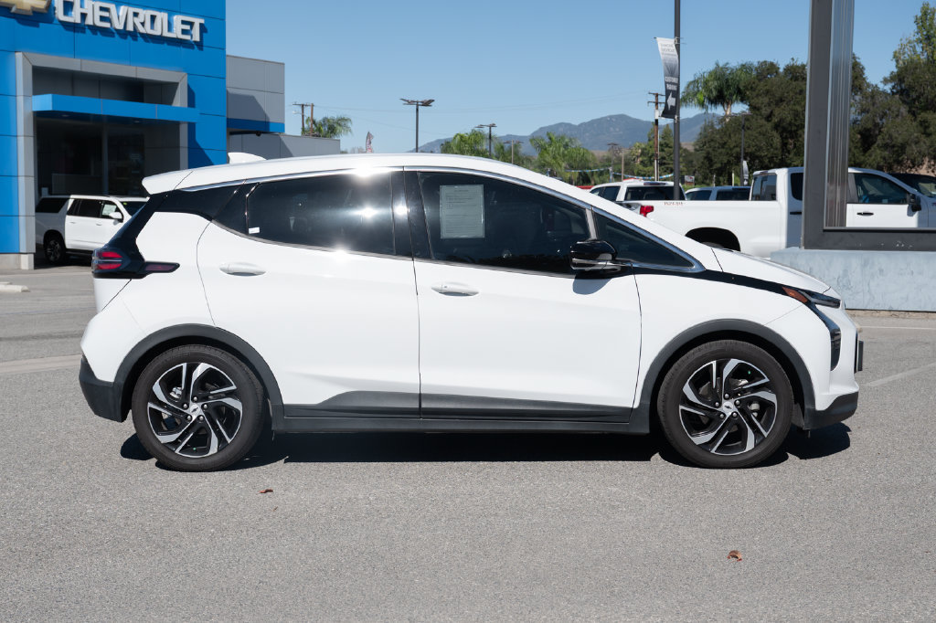 Used 2023 Chevrolet Bolt LT FWD image 3