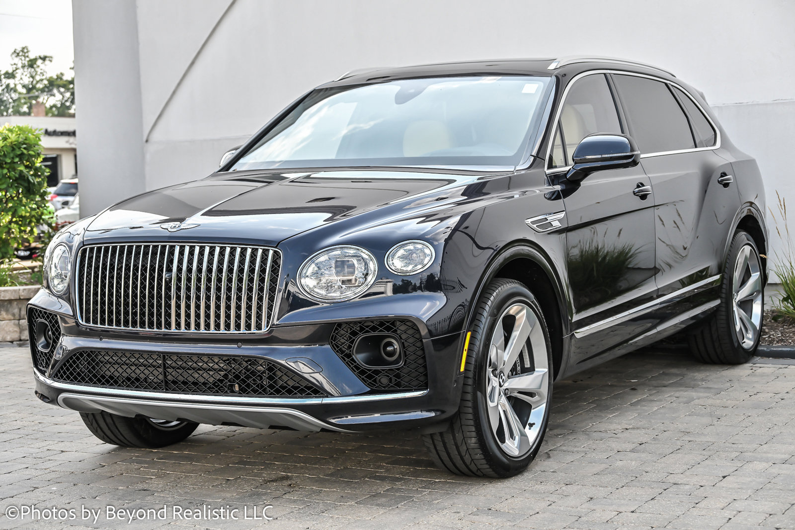 Certified 2023 Bentley Bentayga Extended Wheelbase image 4