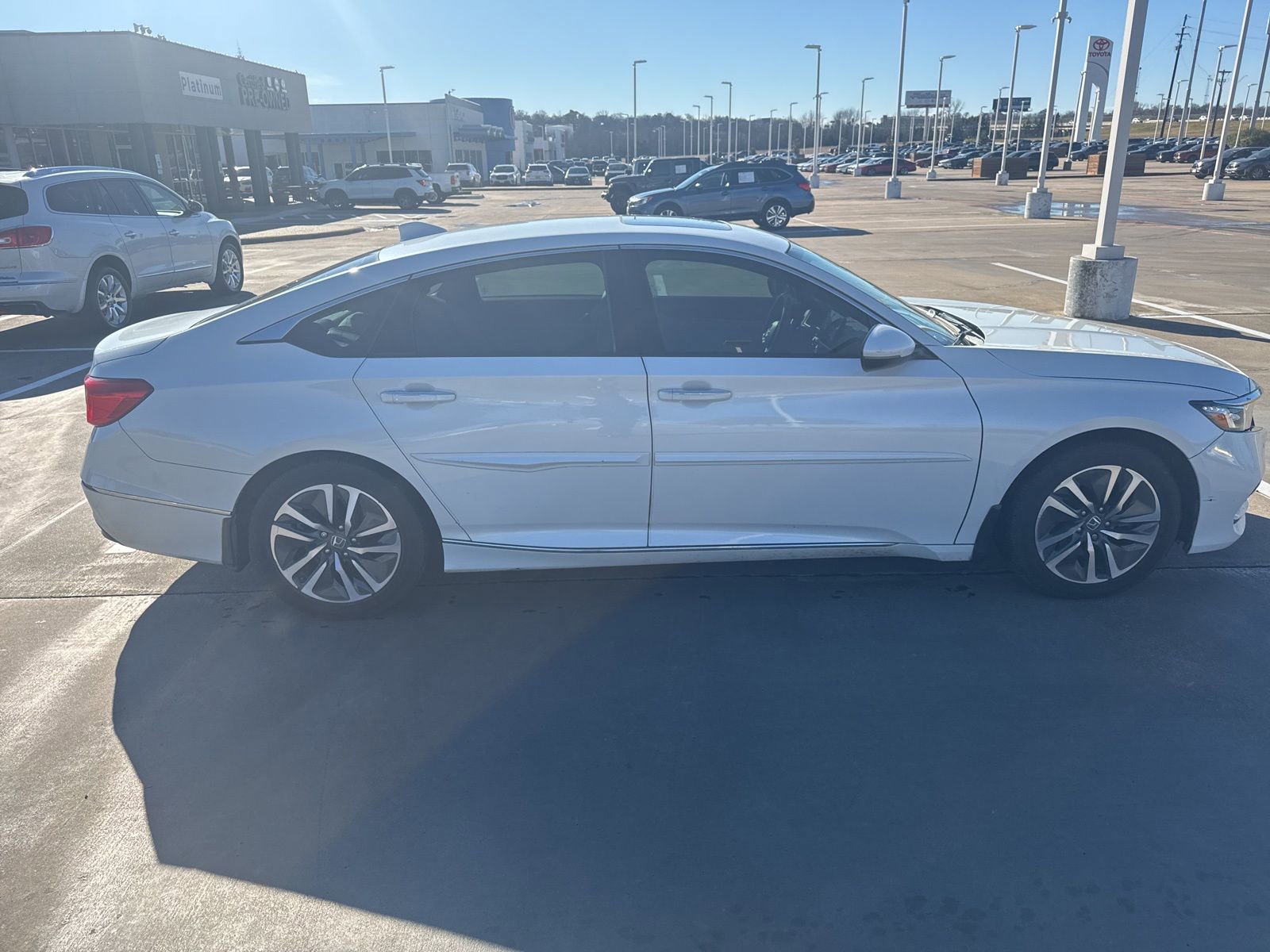 Used 2019 Honda Accord Touring image 6