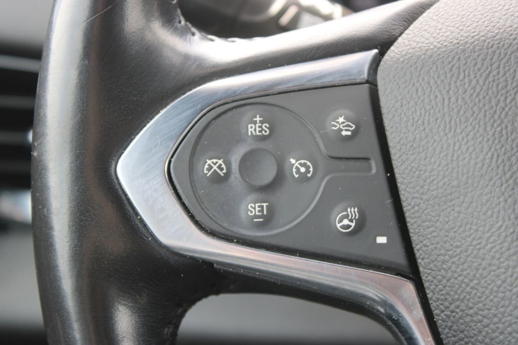 Used 2022 Chevrolet Traverse RS FWD image 36