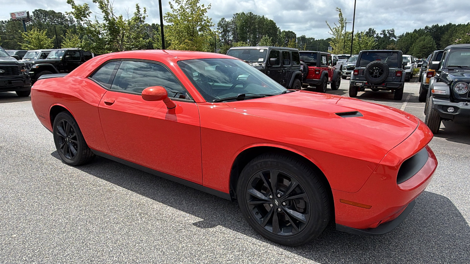 Used 2020 Dodge Challenger SXT w/ Blacktop Package AWD/4WD image 5