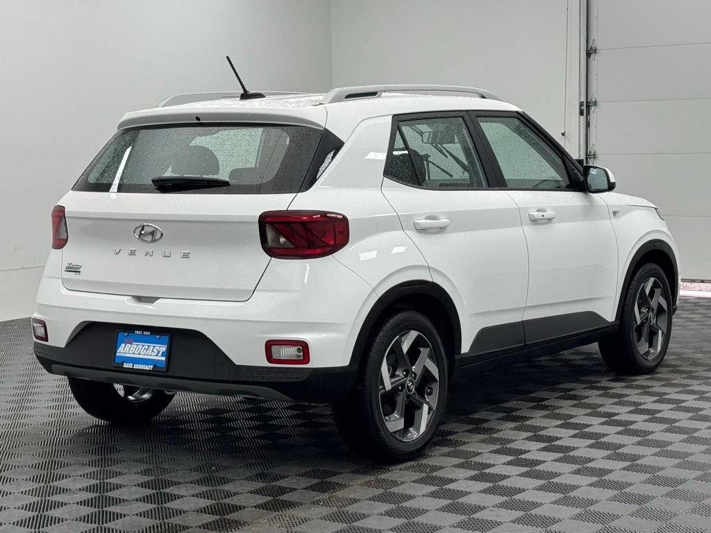 Used 2025 Hyundai Venue SEL FWD image 7