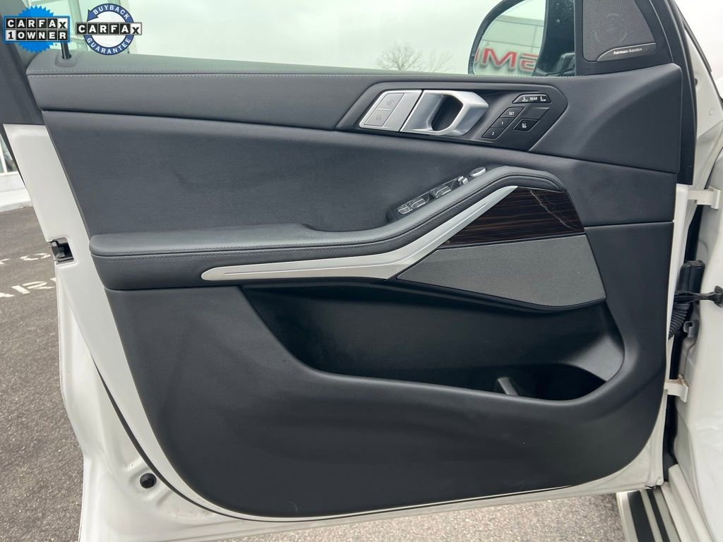 Used 2021 BMW X7 xDrive40i w/ Premium Package image 9
