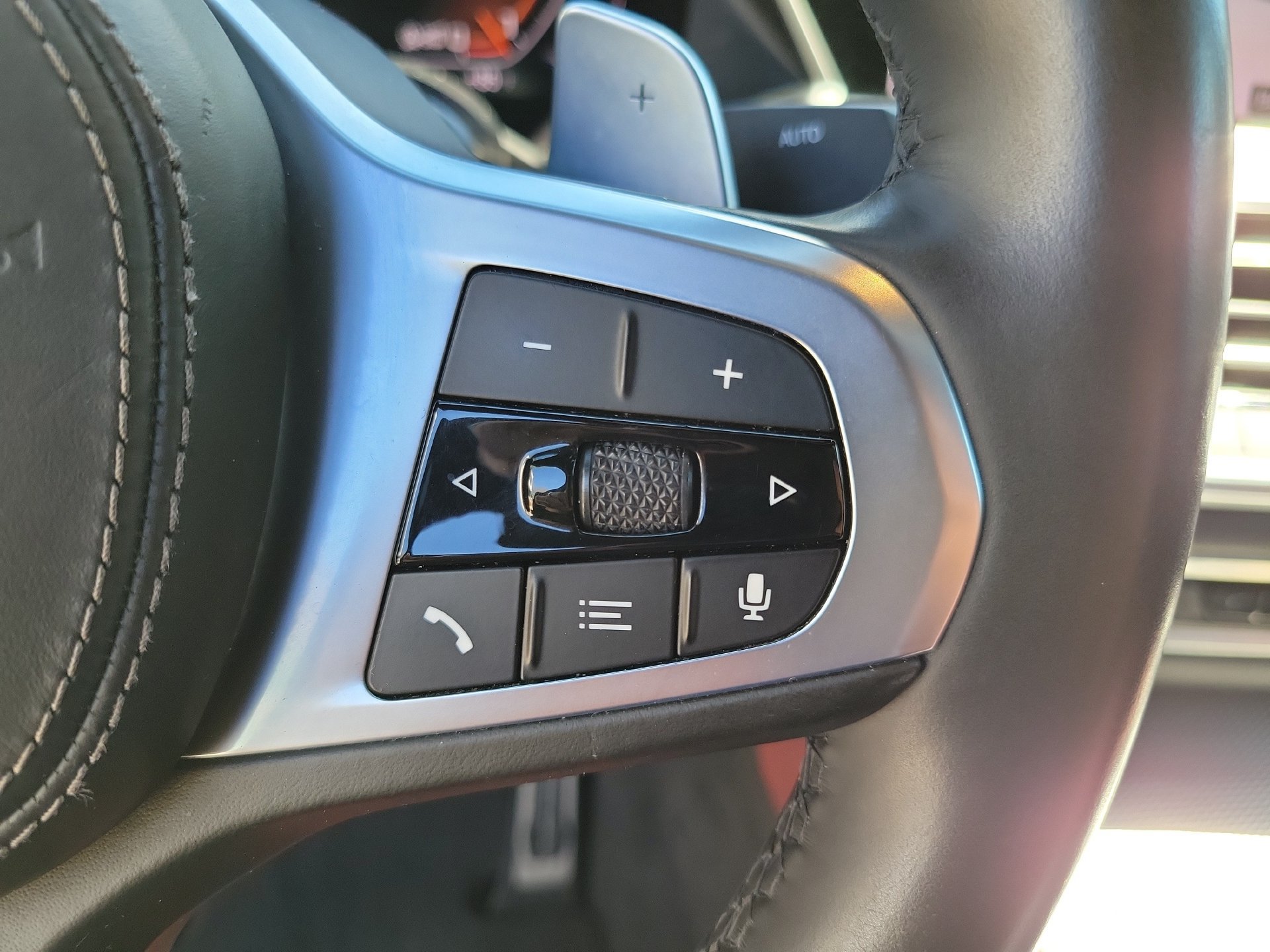 Used 2020 BMW X6 M50i AWD/4WD image 31