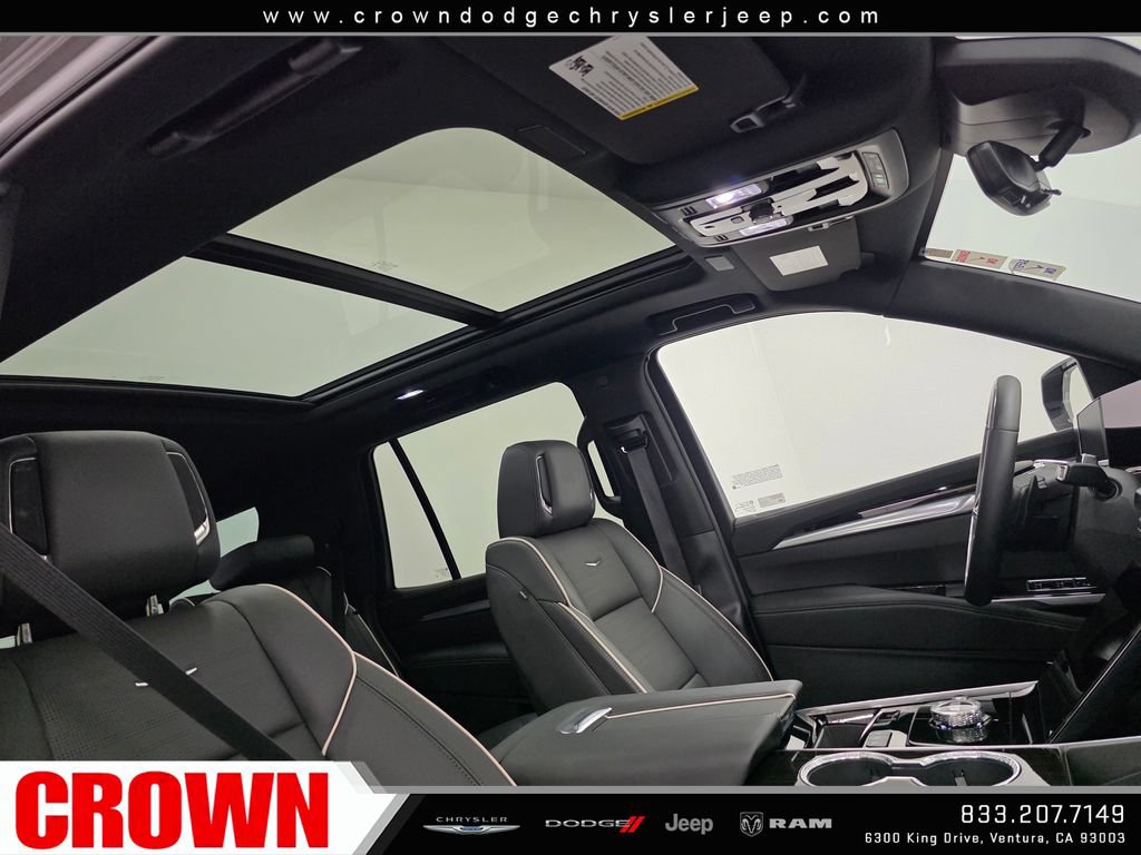 Used 2026 Cadillac Escalade Luxury AWD/4WD image 16