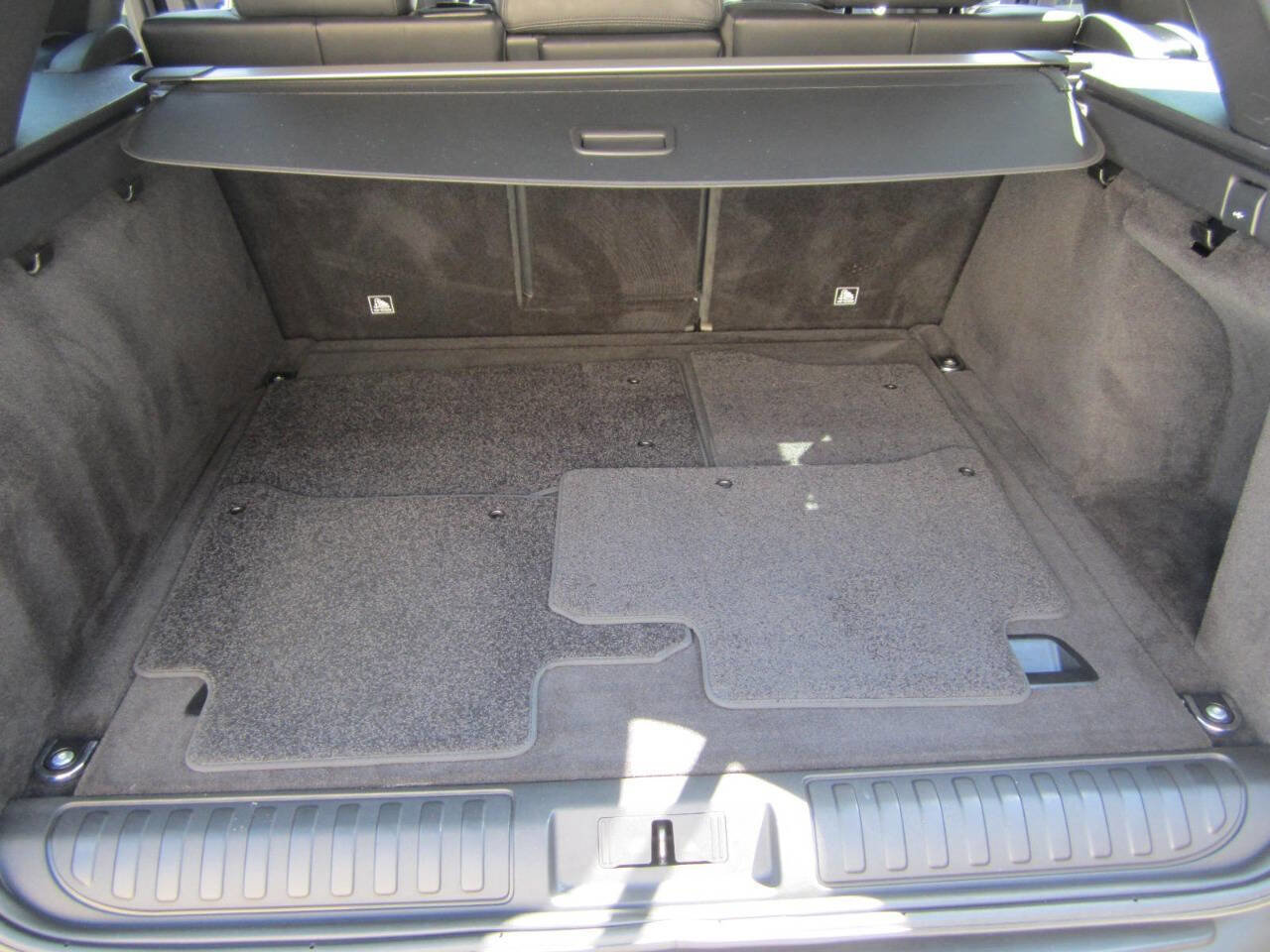 Used 2017 Land Rover Range Rover Sport HSE image 12