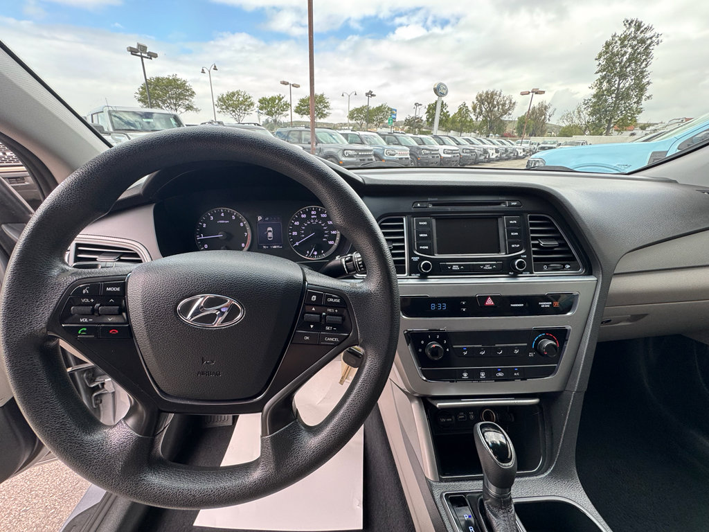 Used 2015 Hyundai Sonata SE w/ Option Group 09 image 16