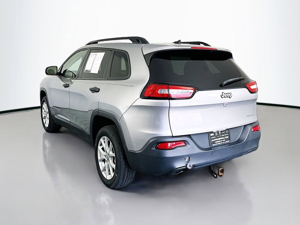 Used 2016 Jeep Cherokee Sport FWD image 5