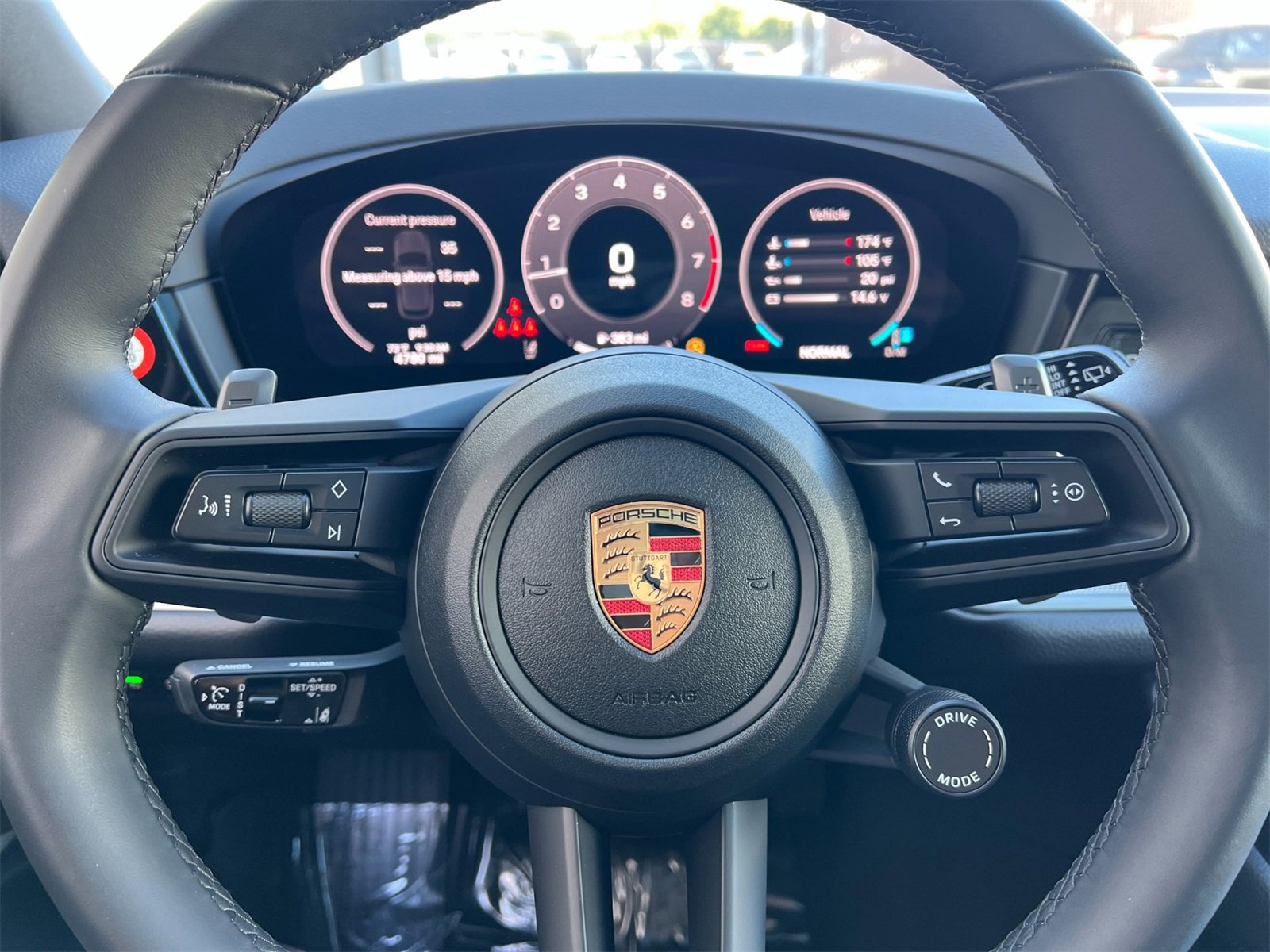 Certified 2025 Porsche Cayenne image 28