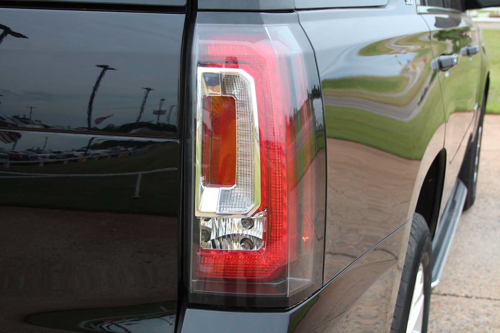 Used 2019 GMC Yukon SLT RWD image 11