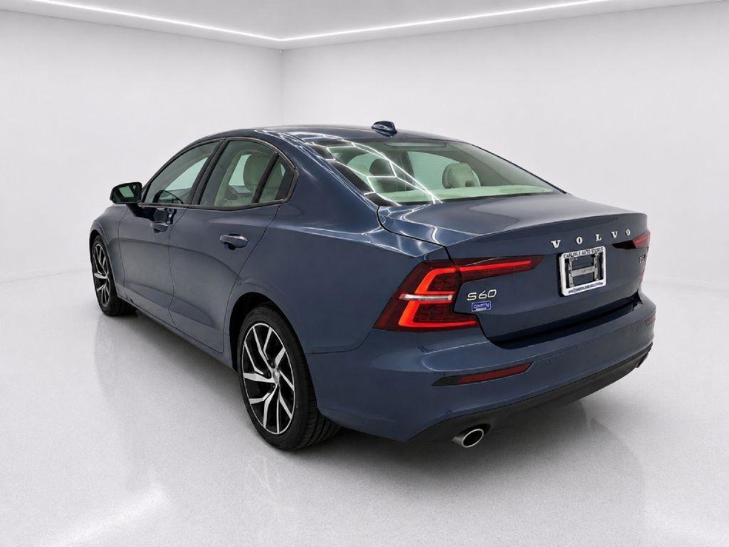 Used 2020 Volvo S60 T6 Momentum AWD/4WD image 5