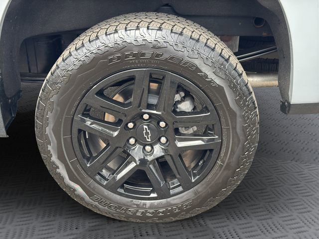 Used 2024 Chevrolet Silverado 1500 LT Trail Boss AWD/4WD image 30